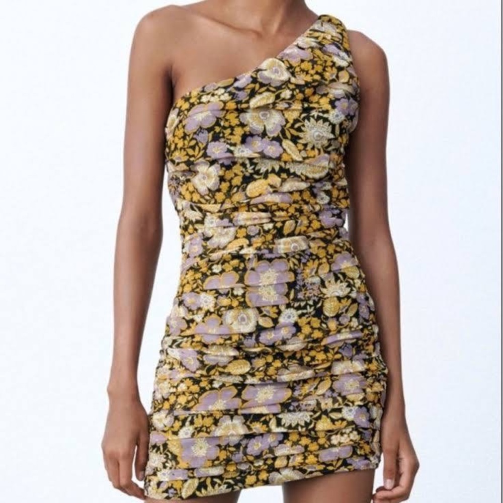 Zara One Shoulder Dress Size Medium (runs small)